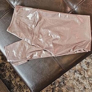 Old Navy powersoft extra high-rise leggings size M silver shine